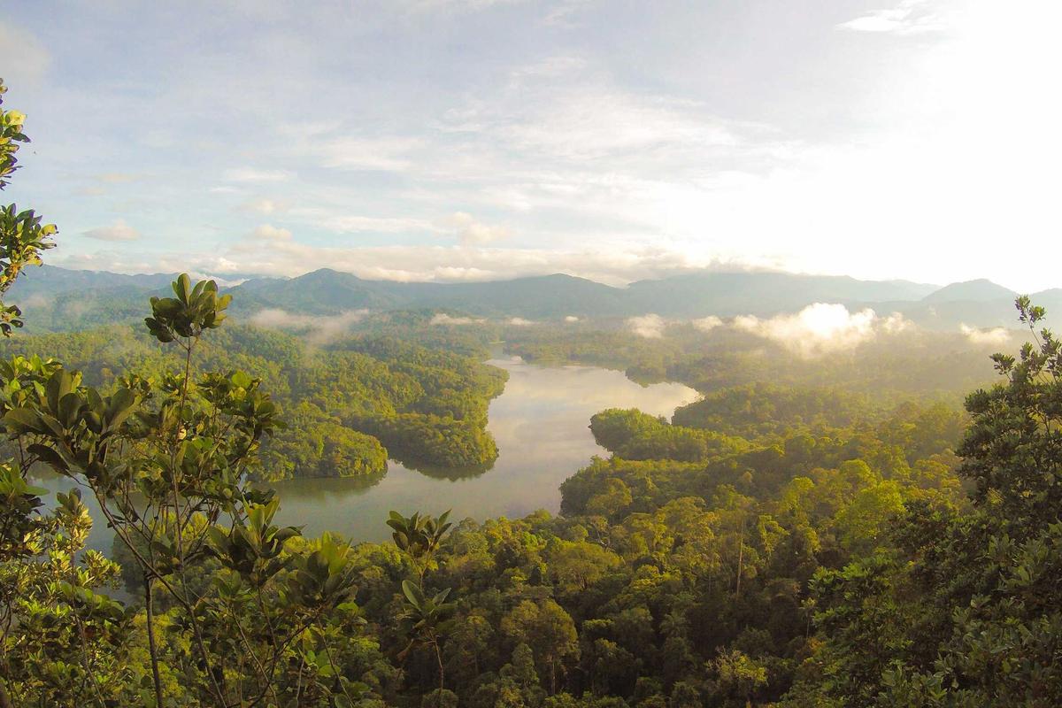 Siswa SLB di Lembang Terima Beasiswa Program Indonesia Pintar